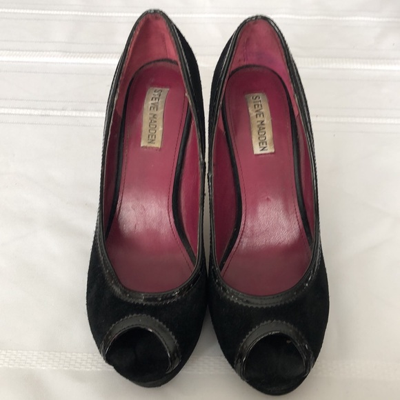 Black Suede Steve Madden platform heel - Picture 2 of 3